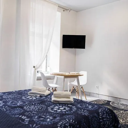 Charming In The Heart Of - Valova, Nasypna Str