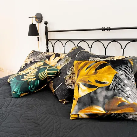 Charming In The Heart Of - Valova, Nasypna Str * Львів