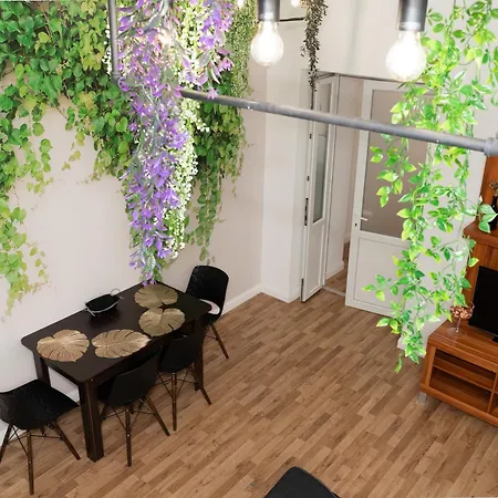 Charming In The Heart Of - Valova, Nasypna Str * Львів