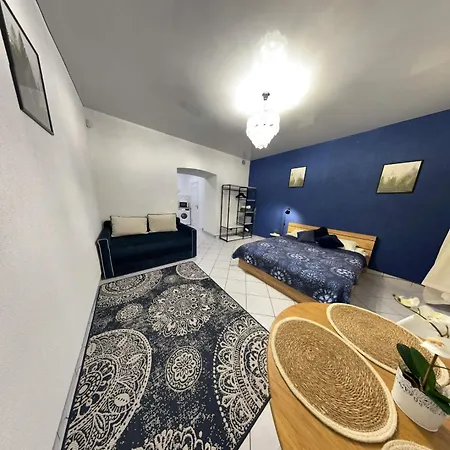 Apartment Charming In The Heart Of - Valova, Nasypna Str