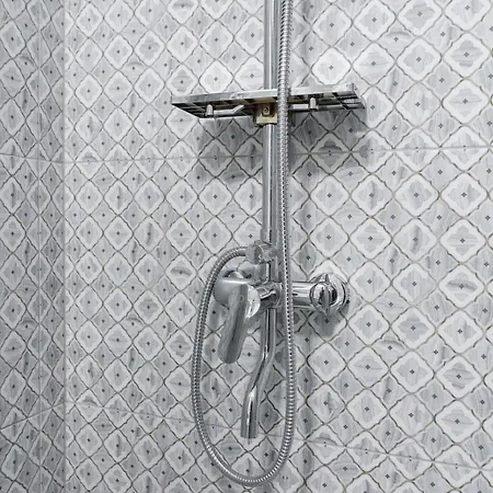 Charming In The Heart Of - Valova, Nasypna Str