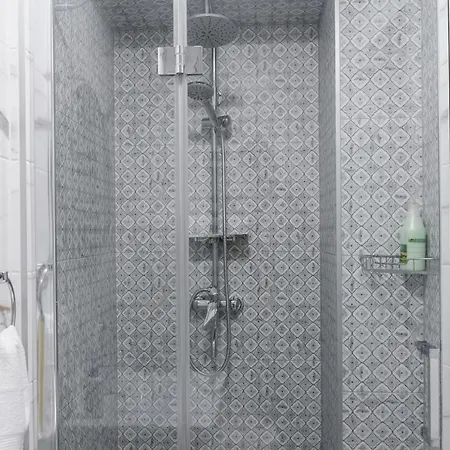 Apartment Charming In The Heart Of - Valova, Nasypna Str