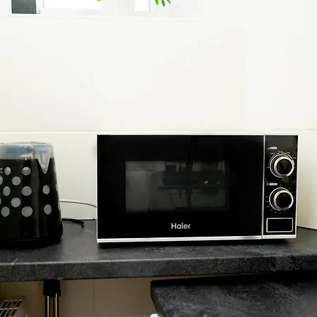 Charming In The Heart Of - Valova, Nasypna Str