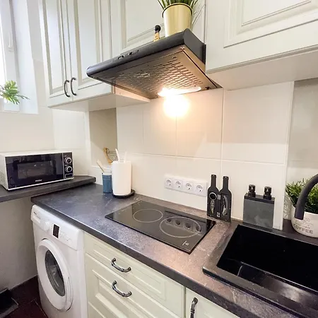 Charming In The Heart Of - Valova, Nasypna Str *