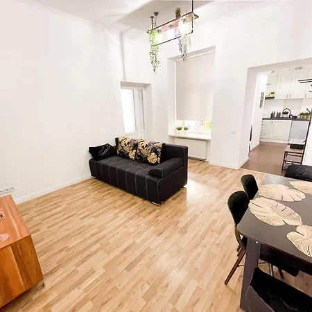 Charming In The Heart Of - Valova, Nasypna Str * Lemberg