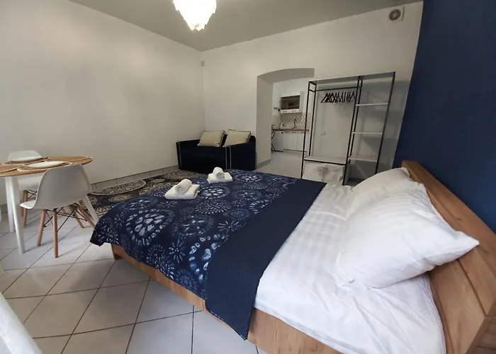 Charming In The Heart Of - Valova, Nasypna Str *