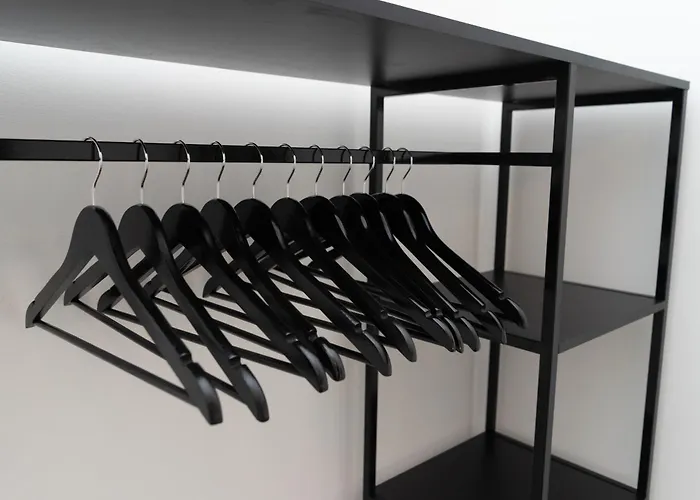 Charming In The Heart Of - Valova, Nasypna Str