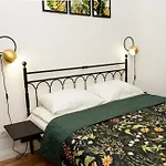 Charming In The Heart Of - Valova, Nasypna Str
