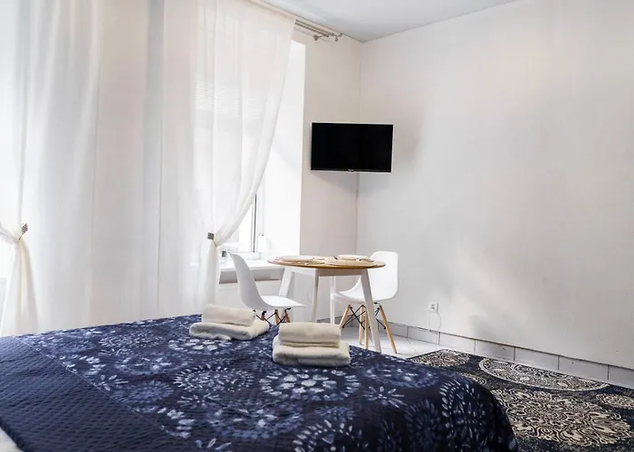 Charming In The Heart Of - Valova, Nasypna Str