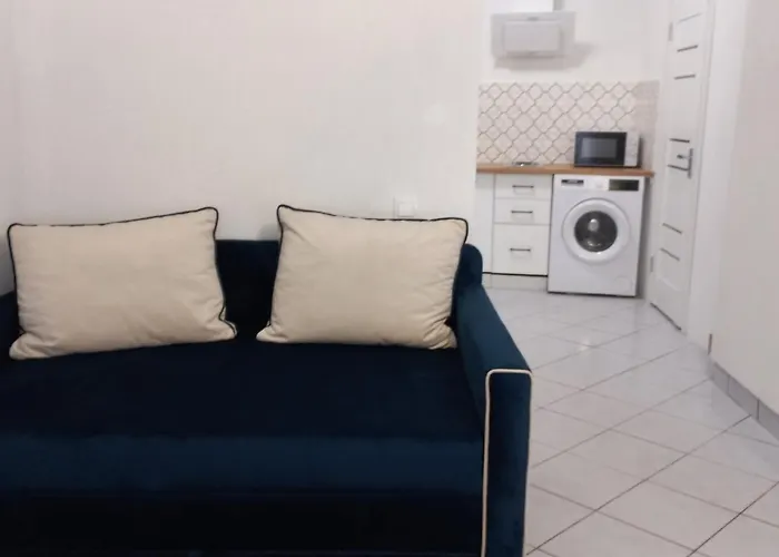 Charming In The Heart Of - Valova, Nasypna Str *