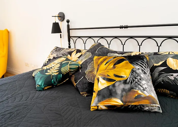 Charming In The Heart Of - Valova, Nasypna Str * Львов